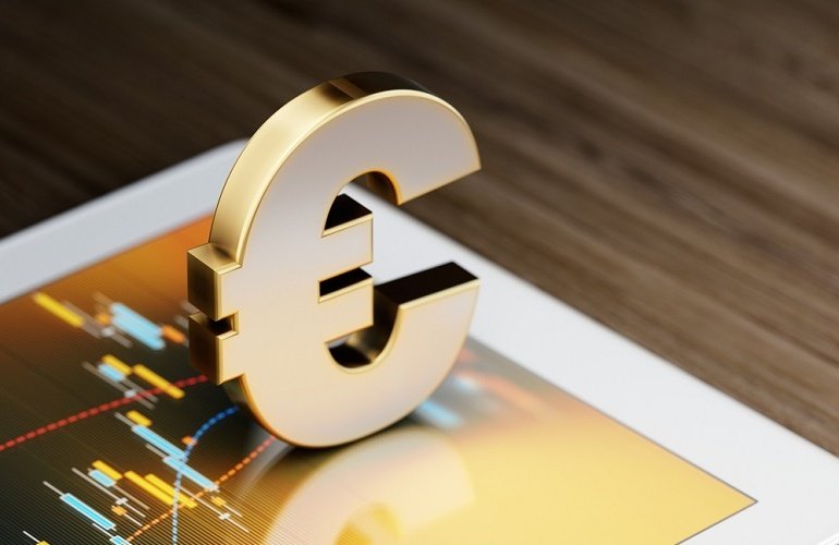 Euro Takes the Lead Among Banks