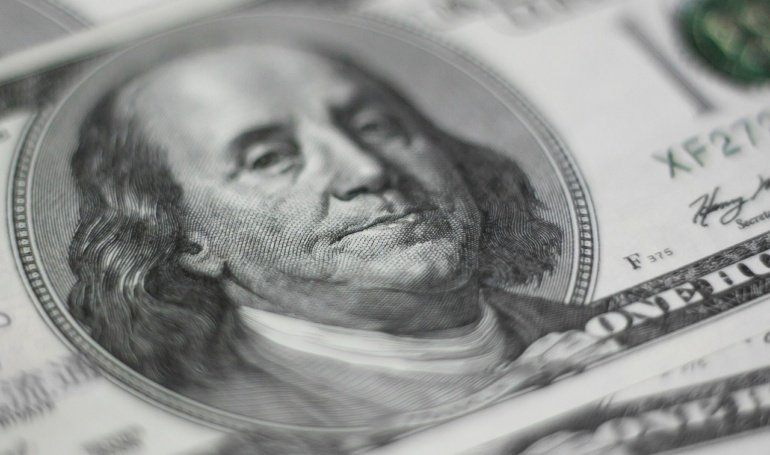 Experts See US Dollar Weakness Lasting Years, Not Months