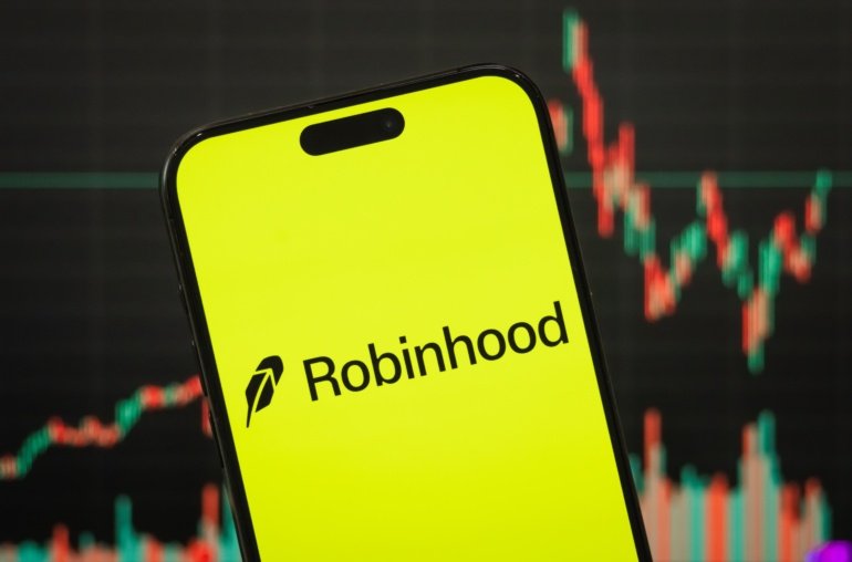 Robinhood (HOOD) Enters Betting Arena With NFL, College Football Prediction Markets