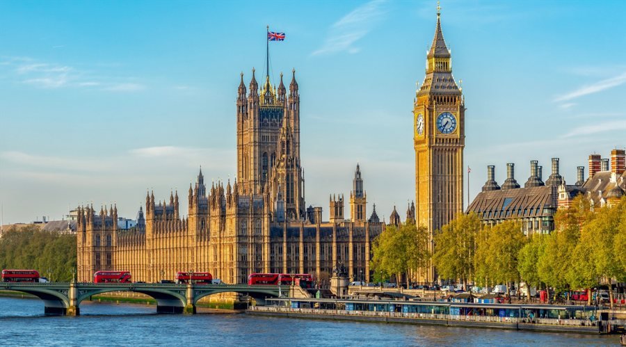 The UK Fintech Investment Dips to .2B in First Half