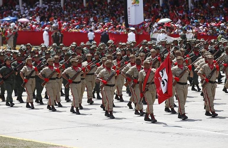 Venezuelan Oil Keeps Flowing, Warships Crowd Caribbean