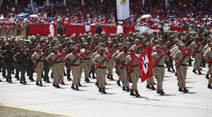 Venezuelan Oil Keeps Flowing, Warships Crowd Caribbean