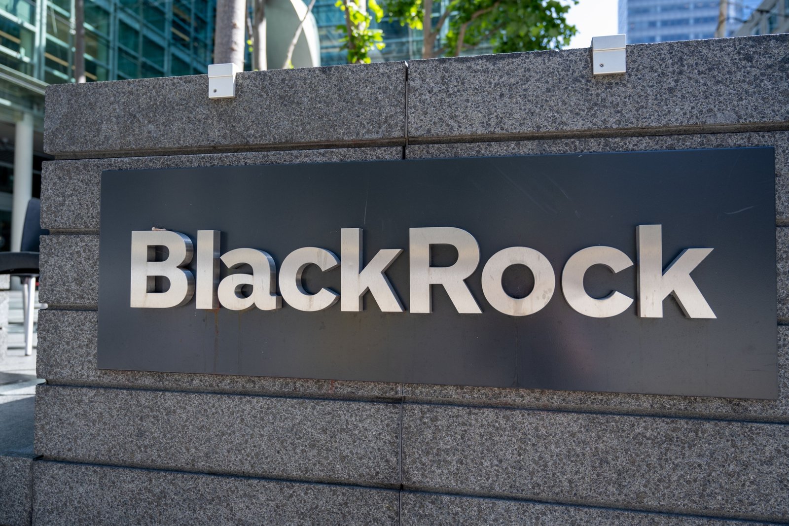 Why BlackRock Might be Reluctant to Pursue a U.S.-Listed Spot XRP ETF