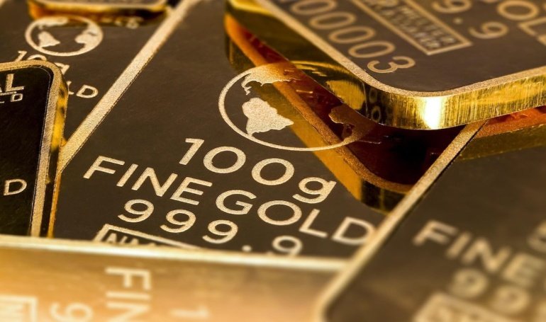 Gold Outshines in 2025 as BTC-Gold Ratio Eyes Q4 Breakout