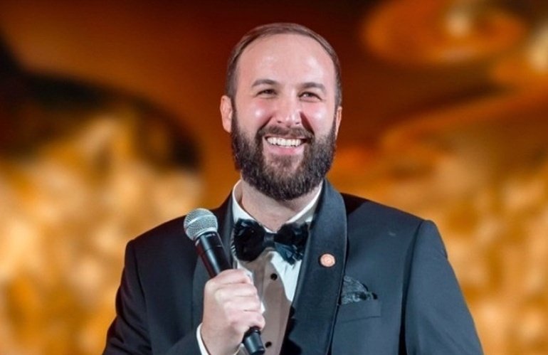 This Expert Predicts Bitcoin Will Hit 0K Once Whales Finish Selling Their Crypto