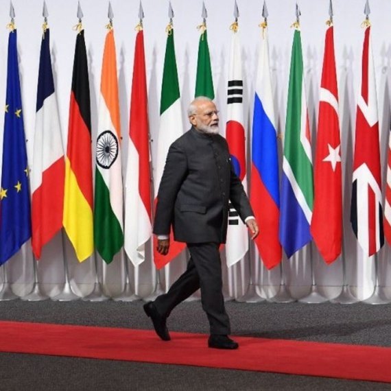 India Increasingly Dumps US Dollar for Oil Trade