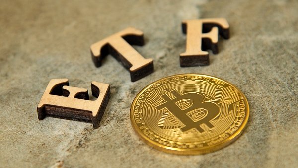 Bitcoin surge draws ETF inflows; weekly inflow hits $1.92 billion Bitcoin surge draws ETF inflows; weekly inflow hits $1.92 billion