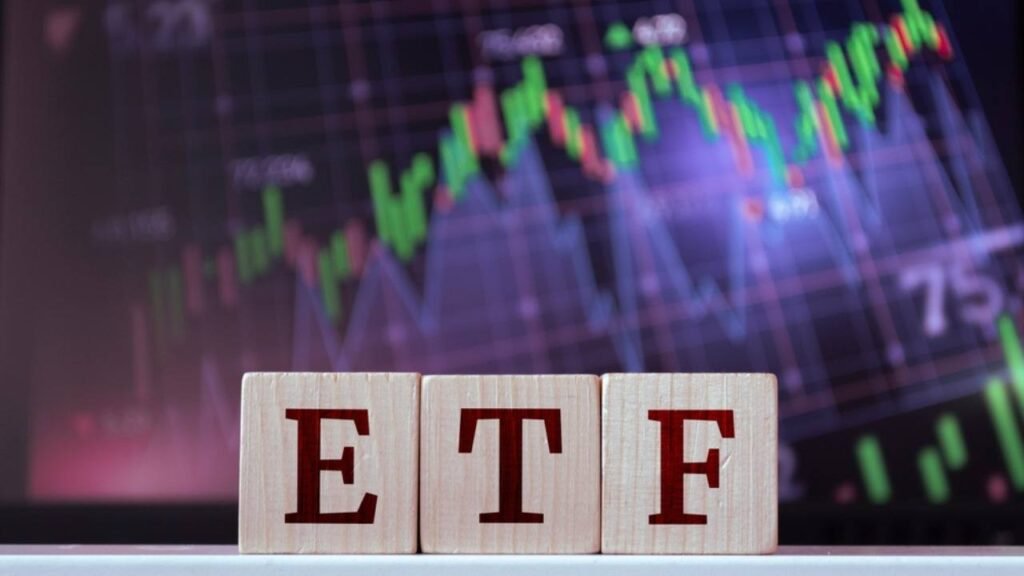 Bitcoin, Ether ETFs Pull In $2.6B in Strongest Week Since October Bitcoin, Ether ETFs Pull In $2.6B in Strongest Week Since October