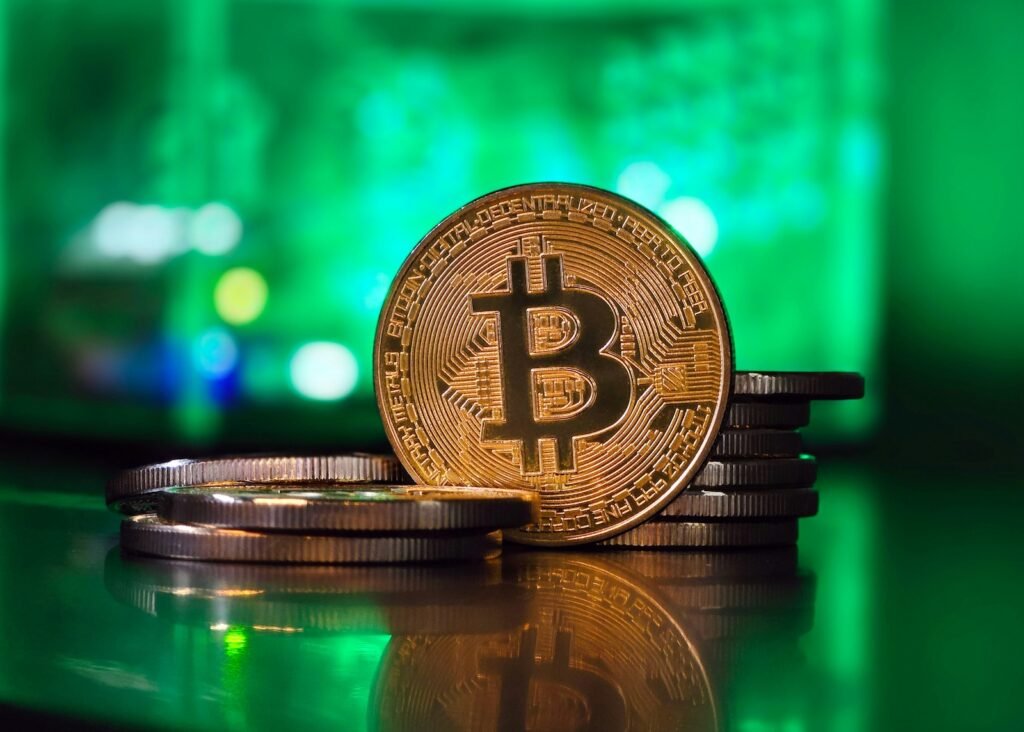 Bitcoin Breaks $75,500 as Analysts Warn Short Squeeze May Be Overblown Bitcoin Breaks $75,500 as Analysts Warn Short Squeeze May Be Overblown