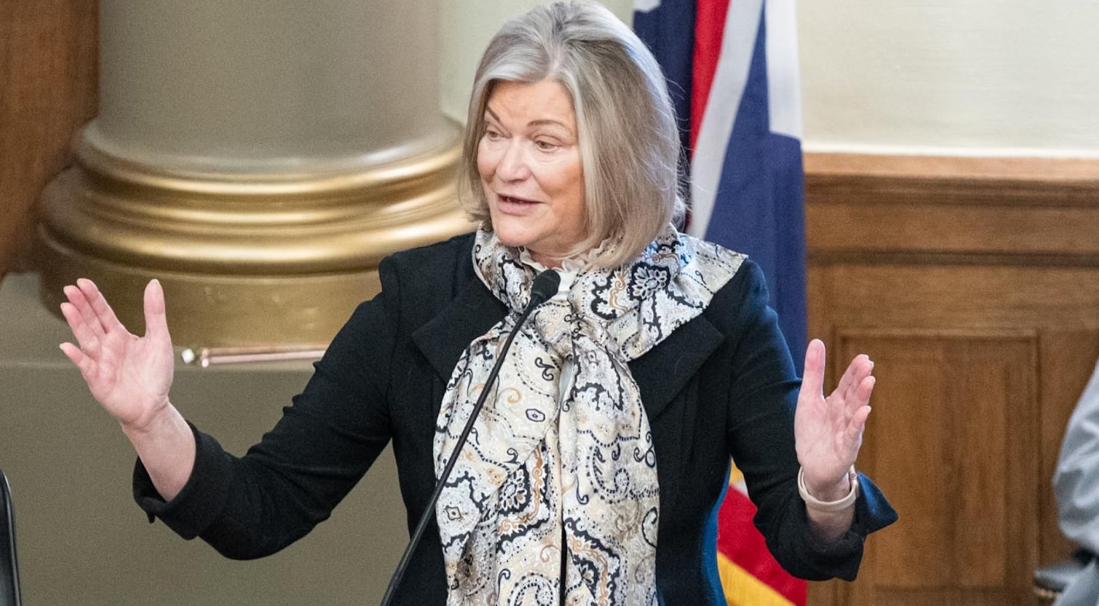Senator Cynthia Lummis Presses Democrats on CLARITY Act as XRP Watches From The Sidelines