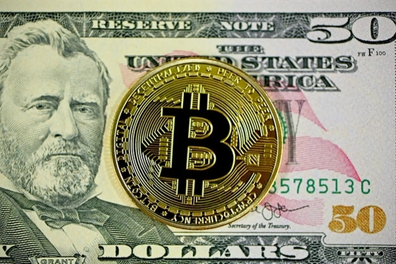Gold, Bitcoin ETF Volumes Surge as Debasement Trade Overtakes AI Craze Gold, Bitcoin ETF Volumes Surge as Debasement Trade Overtakes AI Craze