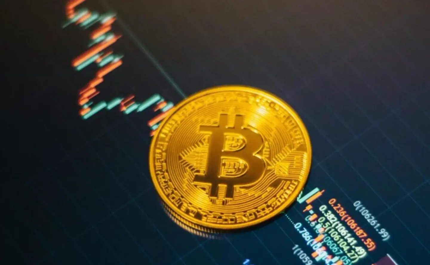 Bitcoin rose to $80,000 amid fears of a global debt crisis