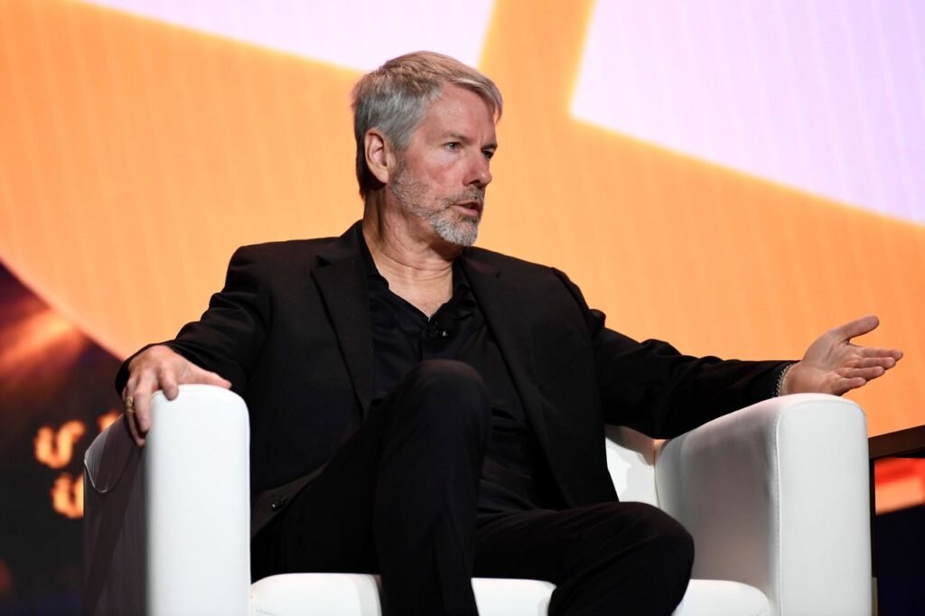 MSTR Stock Price Target Slashed By $100, Bernstein Pushes Bitcoin $150K Forecast To 2027 MSTR Stock Price Target Slashed By $100, Bernstein Pushes Bitcoin $150K Forecast To 2027