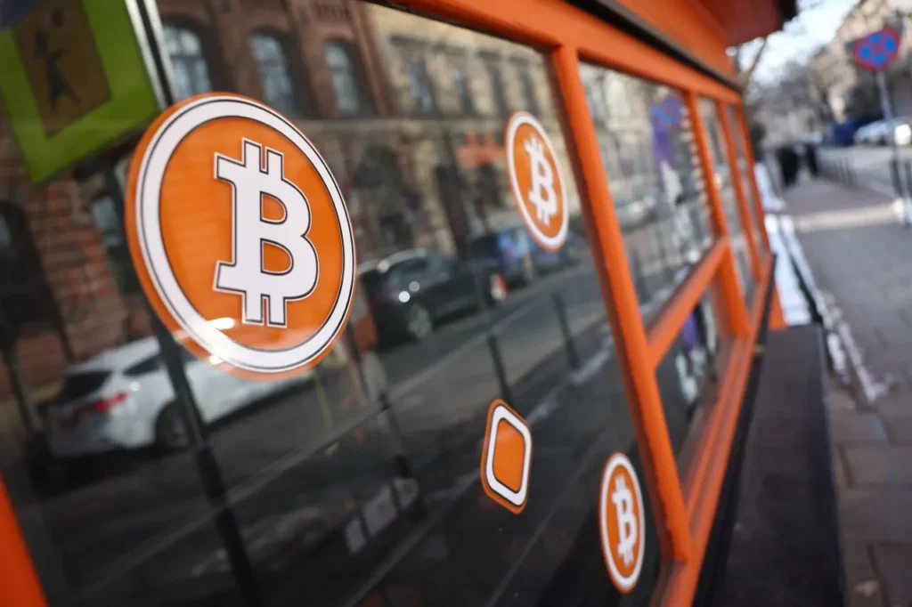 Bitcoin’s $77K Breakout Has Retail Buying The Rally – But Over $4.1B Crypto Bets Got Wiped Out In 2 Days