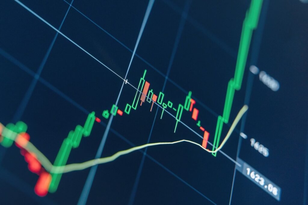 Aave At $93: Why DeFi Lending Is Back As Ethereum Recovers Aave At $93: Why DeFi Lending Is Back As Ethereum Recovers
