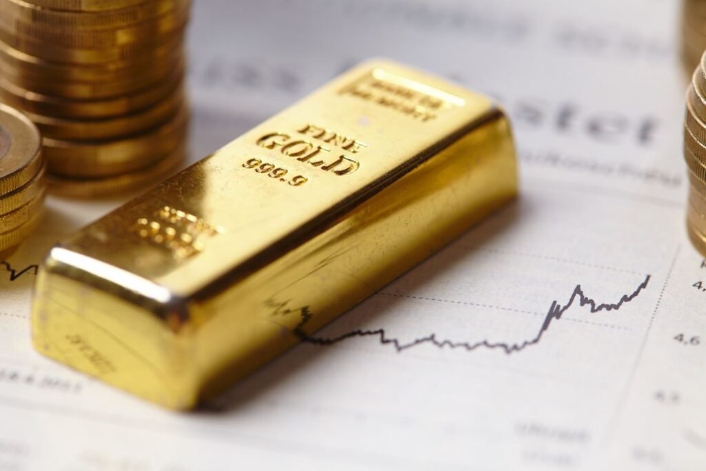Bitcoin And Gold Offer A Hedge Against US Debt Crisis, Ray Dalio Warns Bitcoin And Gold Offer A Hedge Against US Debt Crisis, Ray Dalio Warns