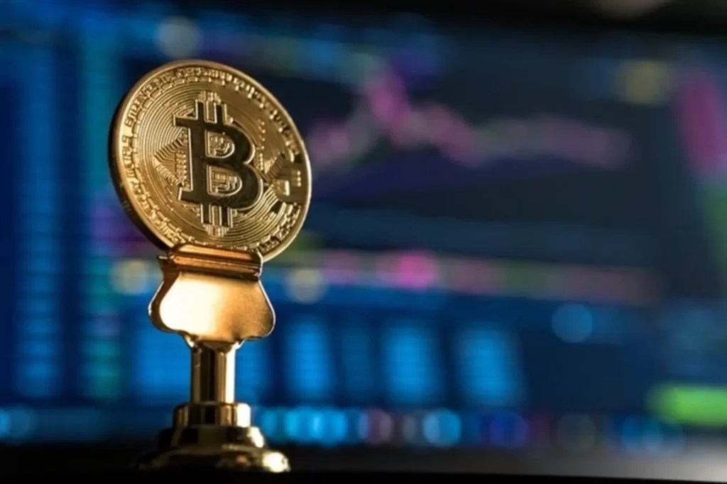 Bitcoin Stalls at $83,000 Sell Wall as Investors Turn Net Sellers