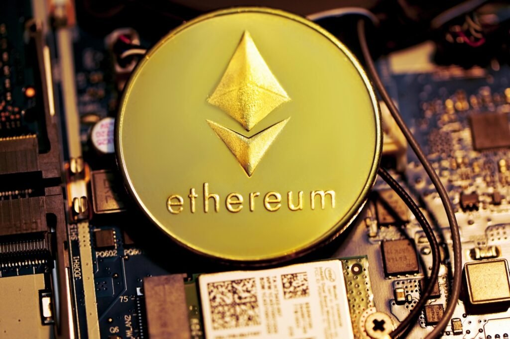 Fidelity Moves To Add ETH Staking and Quarterly Payouts to Ethereum ETF Fidelity Moves To Add ETH Staking and Quarterly Payouts to Ethereum ETF