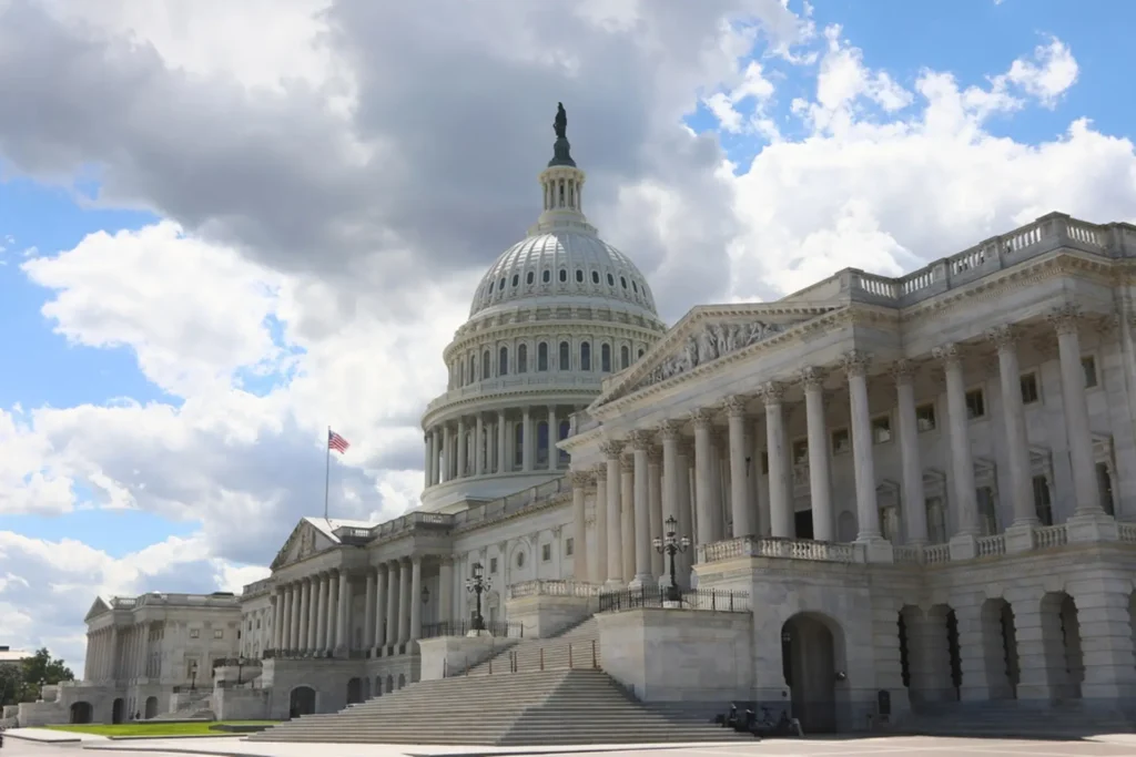 CLARITY Act Stall Puts US Crypto Oversight Back in SEC, CFTC Hands