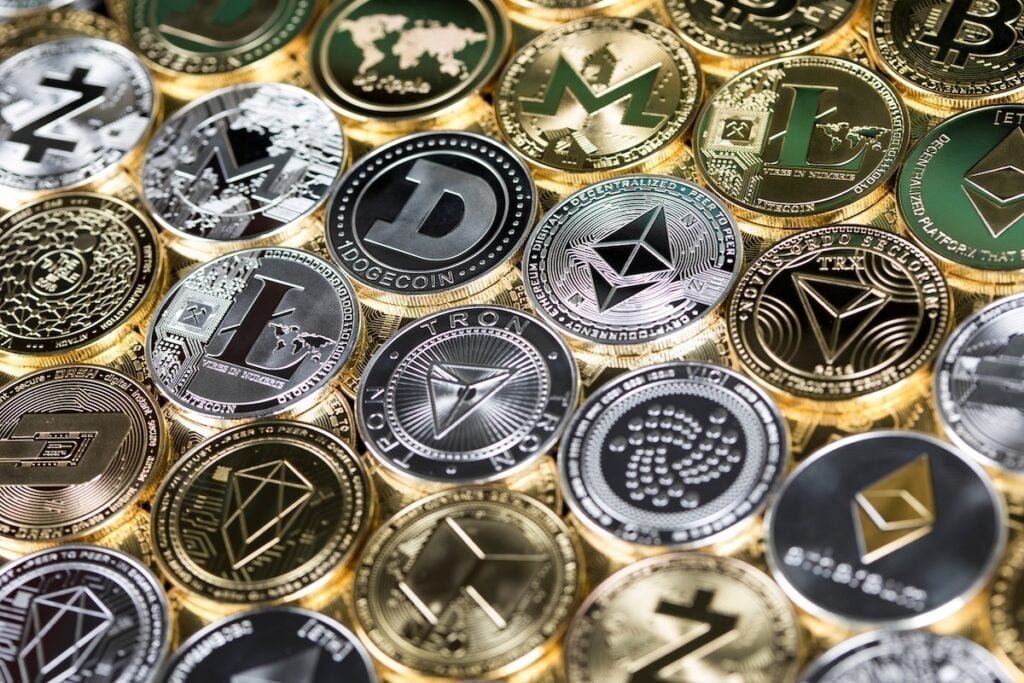 Bitcoin, Ethereum, Dogecoin Flat as XRP Jumps 2%: Traders Call BTC Pullback ‘Normal’ Bitcoin, Ethereum, Dogecoin Flat as XRP Jumps 2%: Traders Call BTC Pullback 'Normal'