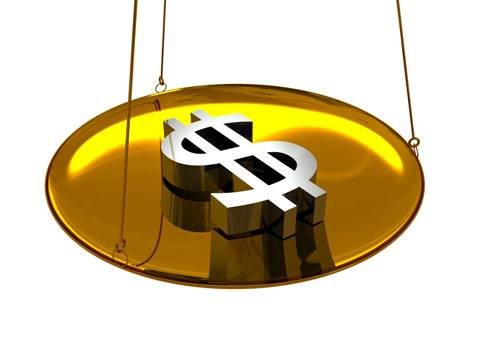 Gold slides to two-week low under pressure from US yields