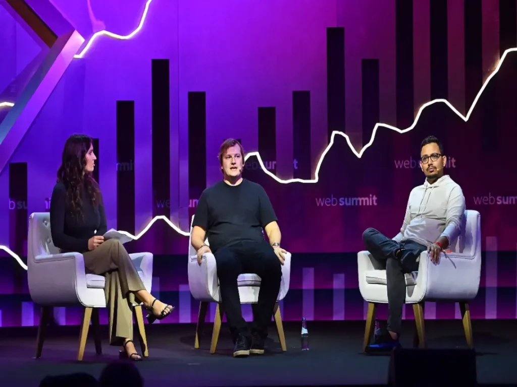 DeFi Hit By $290M Exploit, AAVE Liquidity Nears Breaking Point DeFi Hit By $290M Exploit, AAVE Liquidity Nears Breaking Point