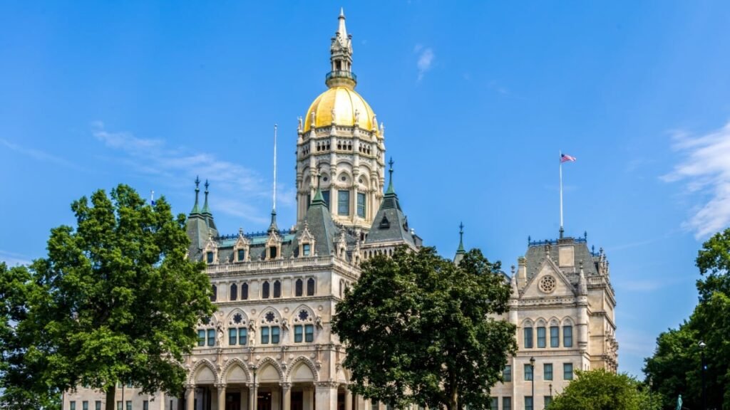 Connecticut AG Issues Crypto Alert After Investor Loses $200K Connecticut AG Issues Crypto Alert After Investor Loses $200K