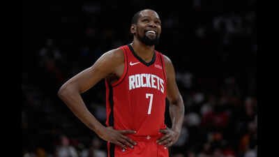 Houston Rockets forward Kevin Durant smiles during the second half of an NBA basketball game against the Atlanta Hawks in Houston, Friday, March 20, 2026. (AP Photo/Ashley Landis) In 2016, Kevin Durant accidentally lost access to his Bitcoin, remained locked out for 9 years and earned a whopping 11,000% return without selling