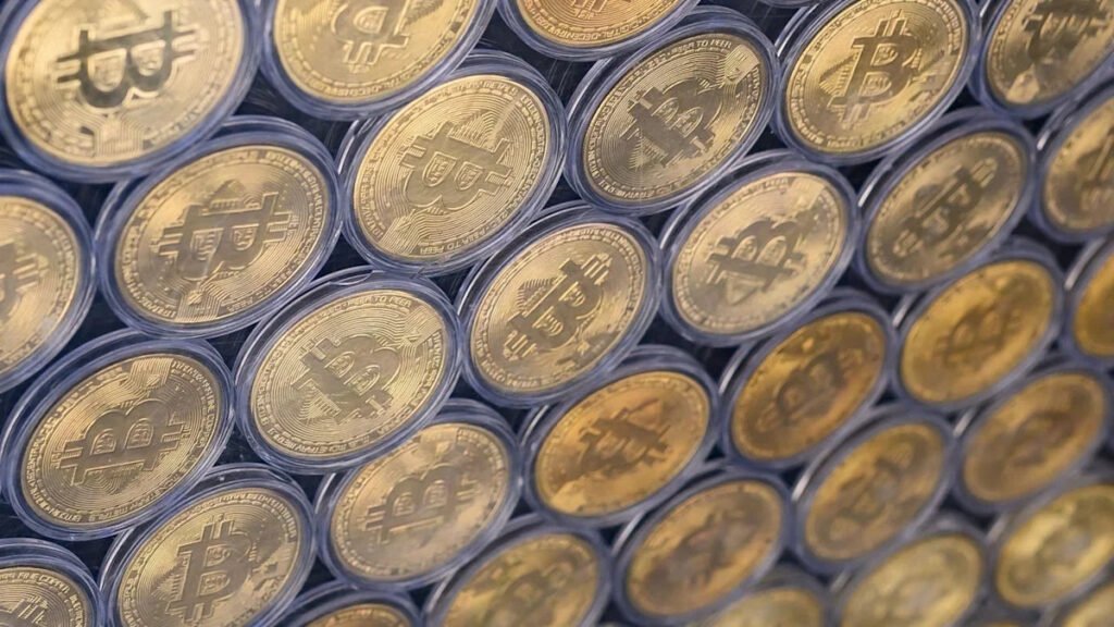 Bitcoin falls ahead of Senate Clarity Act cloture vote Bitcoin falls ahead of Senate Clarity Act cloture vote