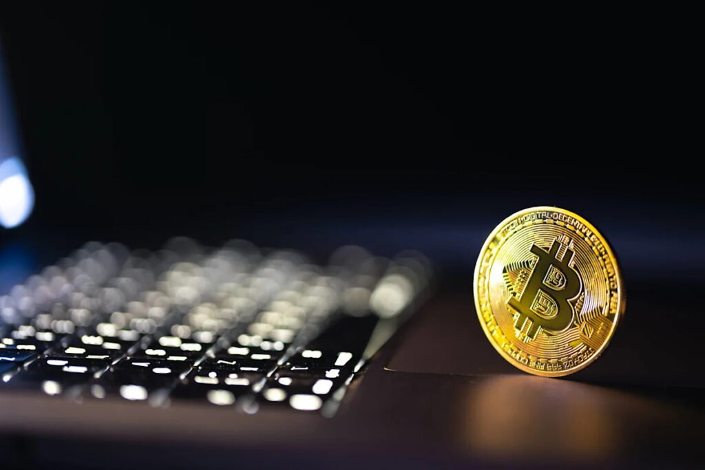 Bitcoin ETFs attract nearly $1 billion in a week Bitcoin ETFs attract nearly $1 billion in a week