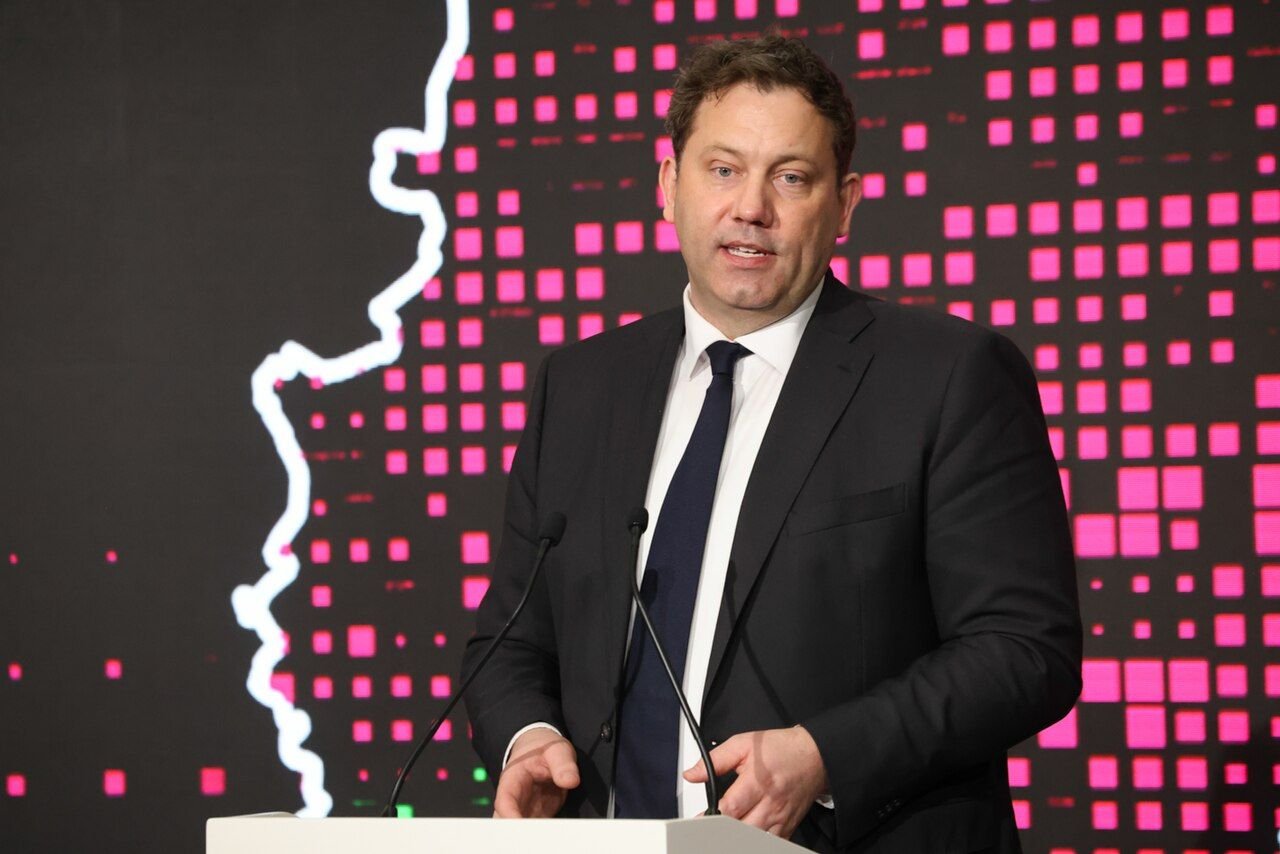 Lars Klingbeil at the lectern during a speech in February 2026