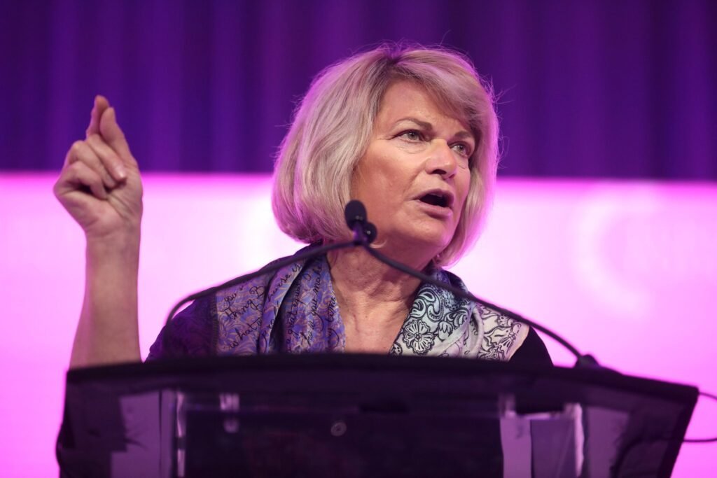Lummis Warns Crypto Market Bill May Stall Until 2030