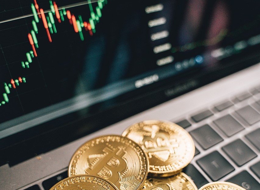 Bitcoin Climbs Above $78K as Crypto Defies AI Stock Selloff Bitcoin Climbs Above $78K as Crypto Defies AI Stock Selloff