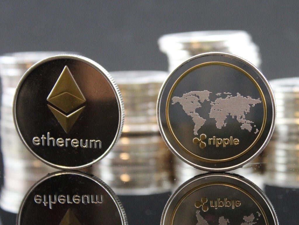 Bitcoin, Ethereum, XRP Pare Earlier Gains as Sentiment Turns Negative Bitcoin, Ethereum, XRP Pare Earlier Gains as Sentiment Turns Negative