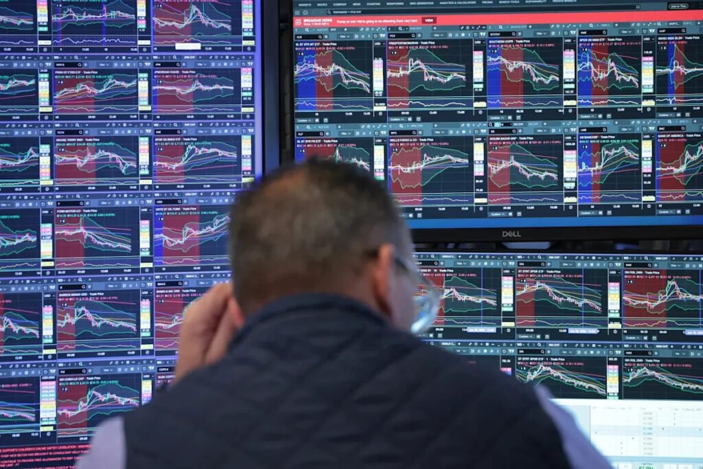 BTC Price Slips Below $83K, Crypto Stocks Fall After Report Of Possible US Strikes On Iran BTC Price Slips Below $83K, Crypto Stocks Fall After Report Of Possible US Strikes On Iran